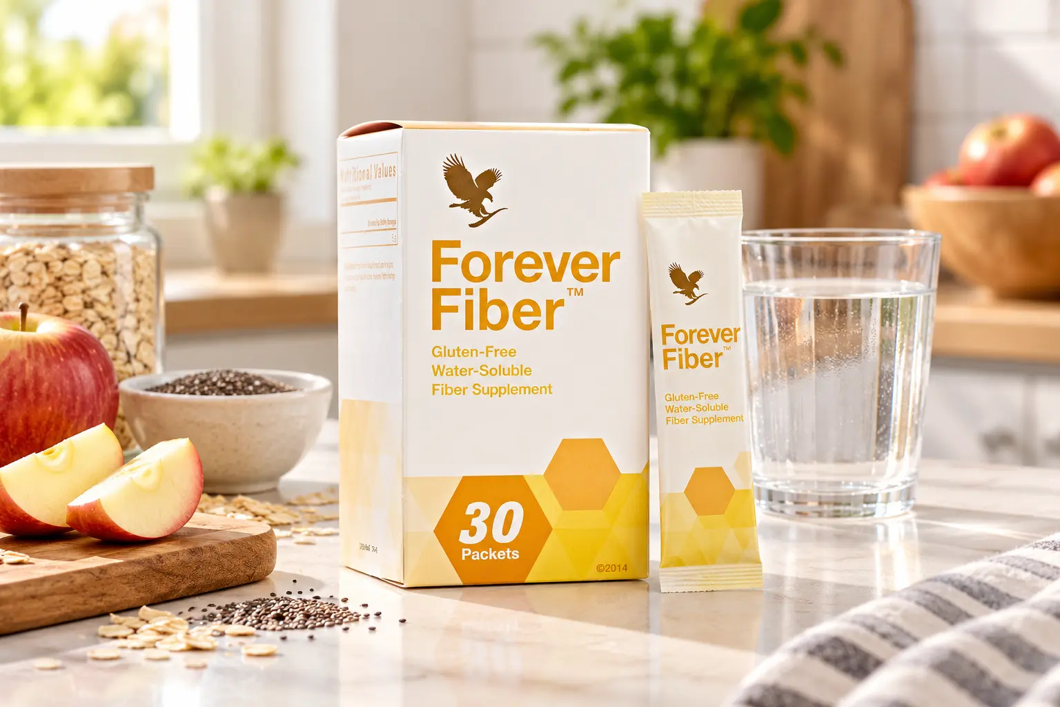 Forever Fiber in einer natürlichen Küchenszene mit Apfel und Wasser